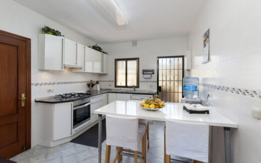 Villa El Olivo – Los Naranjos Golf – Nueva Andalucia